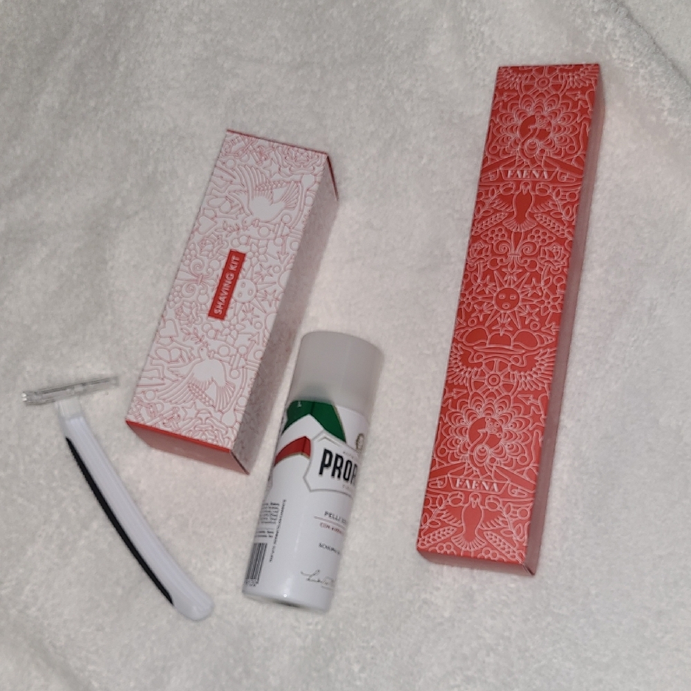 White Shaving Foam And Razor